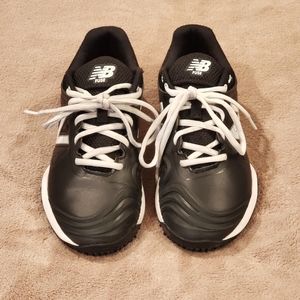 New Balance Women's Fuse V2 Turf Softball Shoes Size 6.5